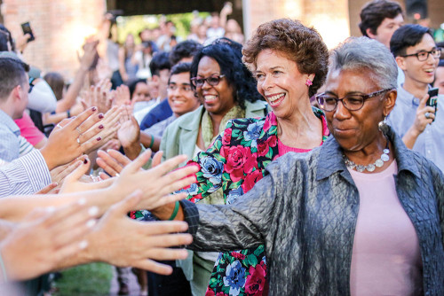 convocation: Karen Ely ’71, Janet Brown Strafer ’71, M.Ed. ’77 and Lynn Briley ’71 welcomed the Class of 2021 to William & Mary.